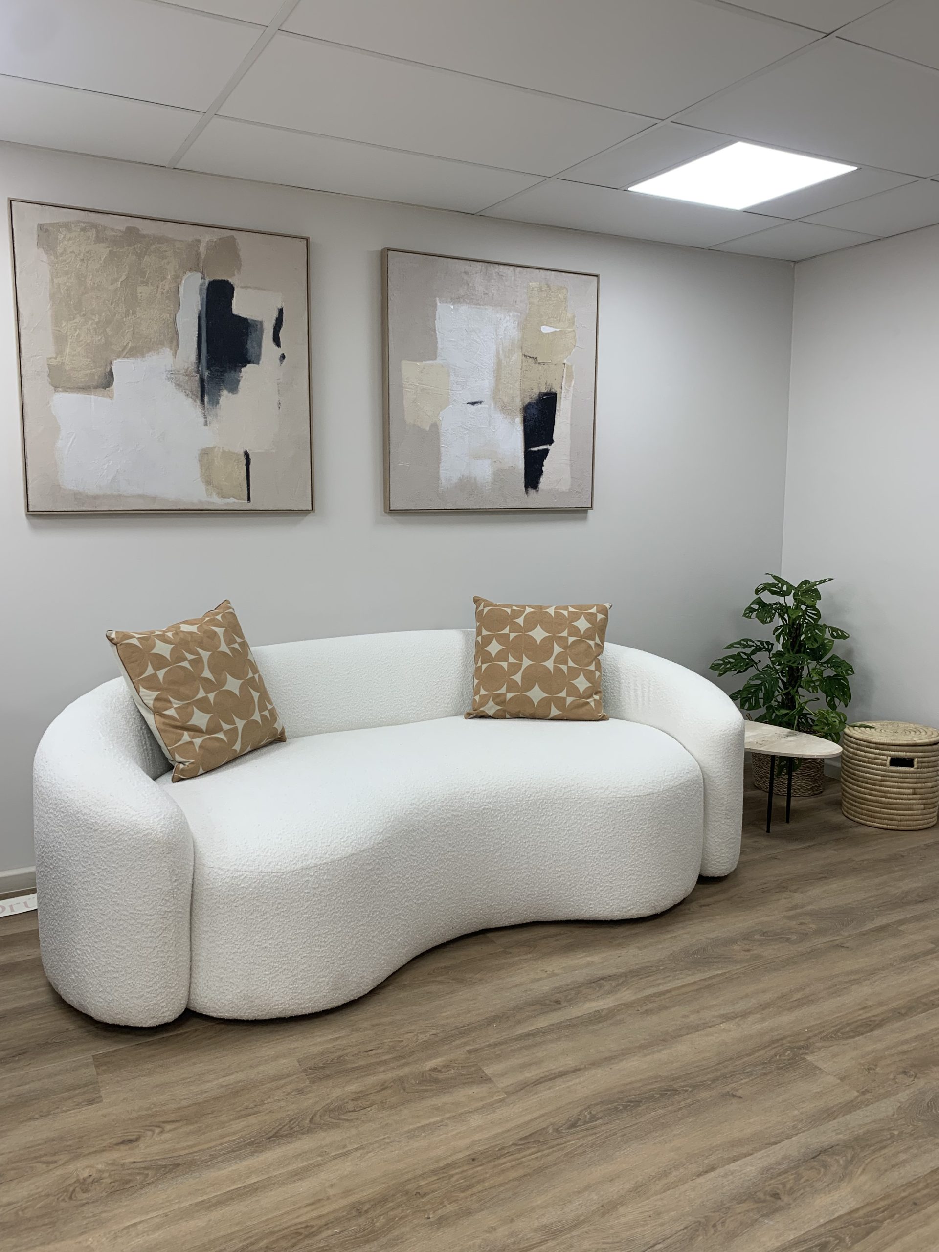 D-VELOPE completed medical practice waiting area